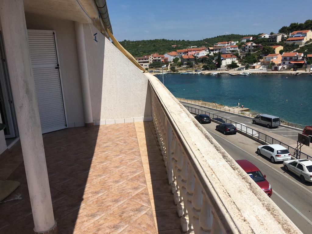 Apartments Kulic Tisno Esterno foto