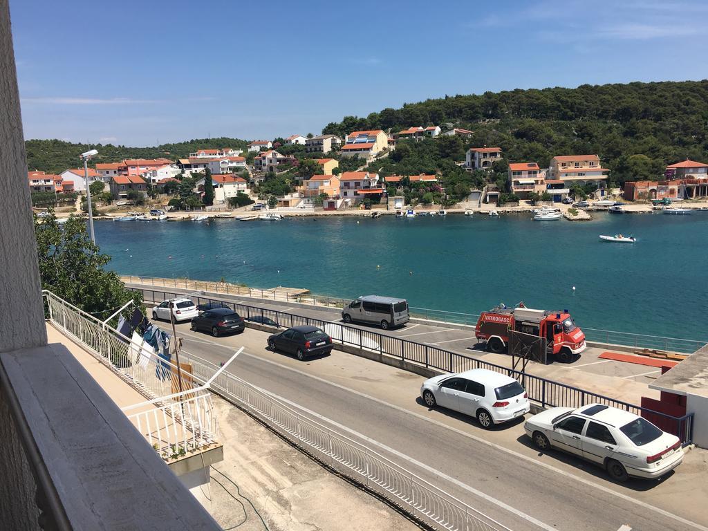 Apartments Kulic Tisno Esterno foto