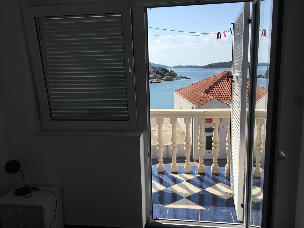 Apartments Kulic Tisno Esterno foto